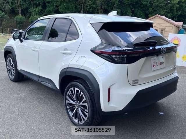 Toyota YARIS CROSS 2021-08 8370006-10