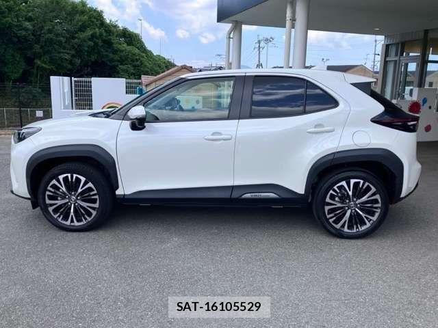 Toyota YARIS CROSS 2021-08 8370006-11