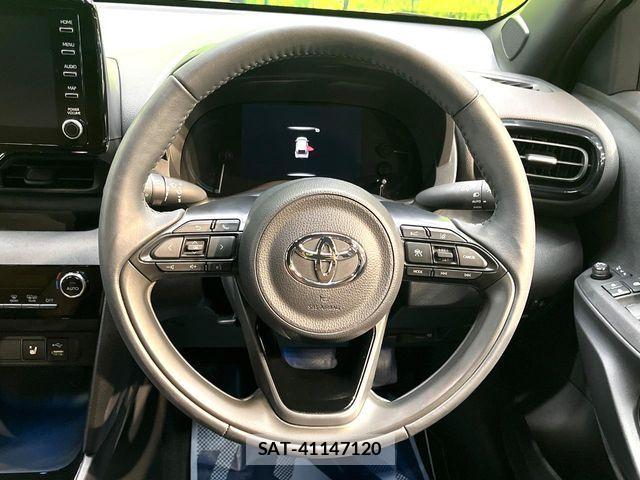 Toyota YARIS CROSS 2023-09 8370000-10
