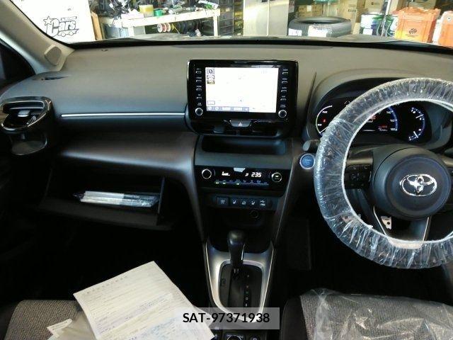 Toyota YARIS CROSS 2020-09 8370012-1