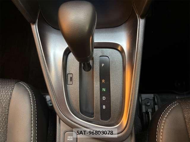 Toyota YARIS CROSS 2025-03 8372430-13