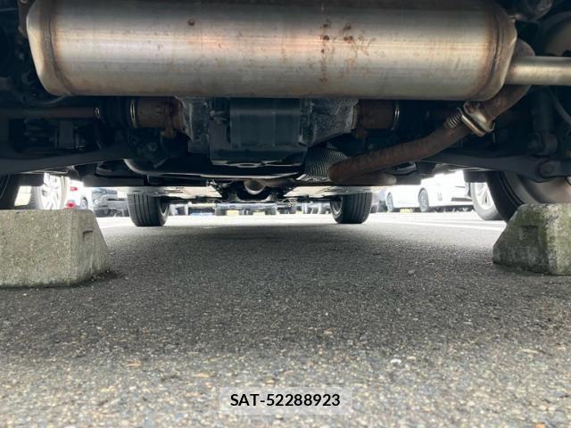Toyota YARIS CROSS 2021-10 8372435-11