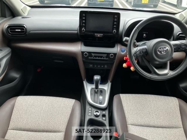 Toyota YARIS CROSS 2021-10 8372435-14