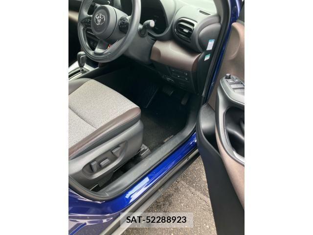 Toyota YARIS CROSS 2021-10 8372435-16