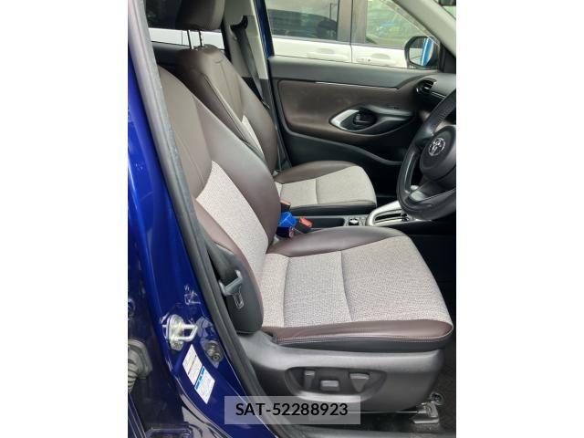 Toyota YARIS CROSS 2021-10 8372435-17