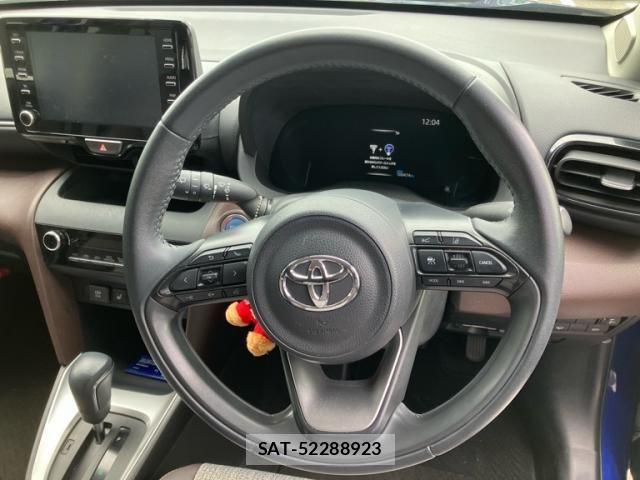 Toyota YARIS CROSS 2021-10 8372435-18