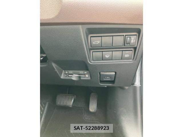 Toyota YARIS CROSS 2021-10 8372435-19