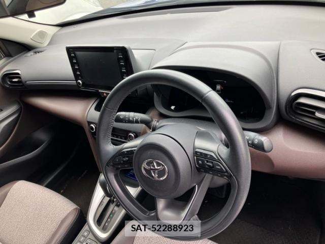 Toyota YARIS CROSS 2021-10 8372435-20
