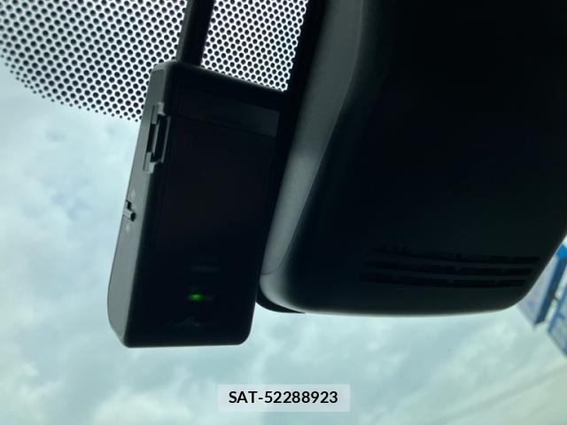 Toyota YARIS CROSS 2021-10 8372435-28