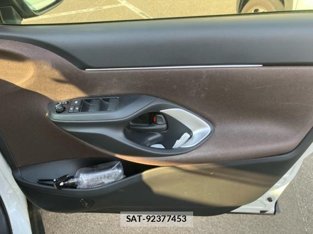 Toyota YARIS CROSS 2021-12 8372432-9