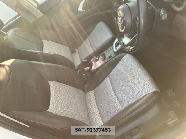 Toyota YARIS CROSS 2021-12 8372432-10