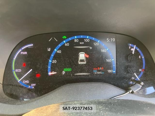 Toyota YARIS CROSS 2021-12 8372432-12