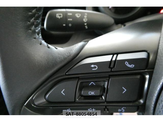 Toyota YARIS CROSS 2021-10 8416073-24