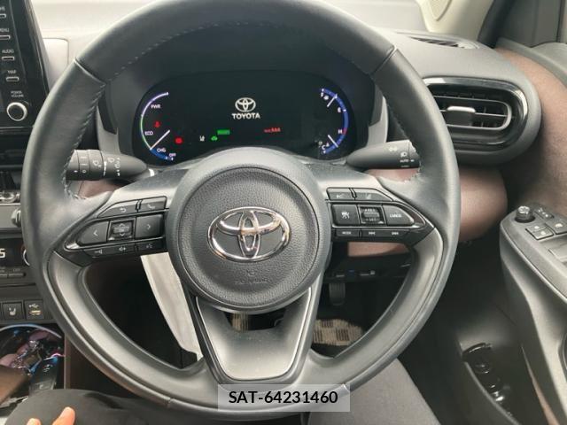 Toyota YARIS CROSS 2022-10 8416089-12