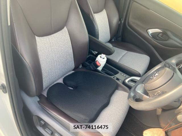 Toyota YARIS CROSS 2021-09 8416087-10