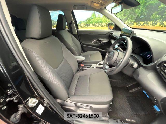 Toyota YARIS CROSS 2024-04 8439191-7