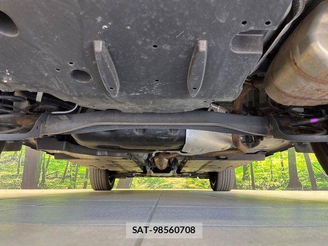 Toyota YARIS CROSS 2021-03 8439193-18