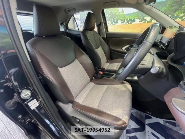Toyota YARIS CROSS 2021-03 8439195-7