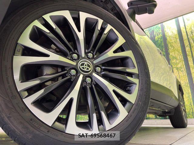 Toyota YARIS CROSS 2022-04 8439183-12