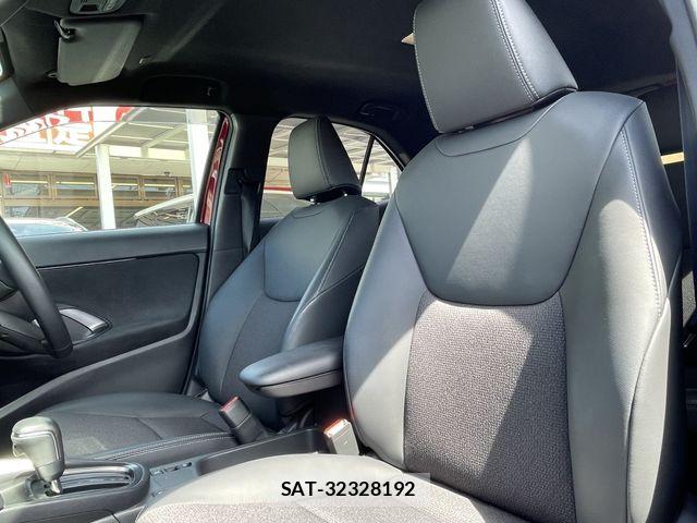 Toyota YARIS CROSS 2024-02 8458868-17