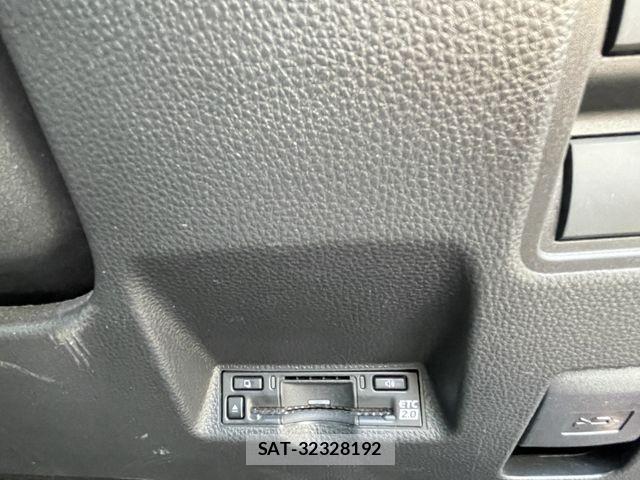 Toyota YARIS CROSS 2024-02 8458868-24