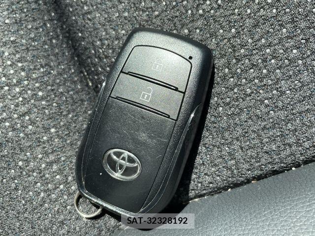 Toyota YARIS CROSS 2024-02 8458868-29