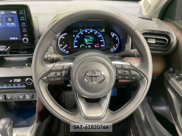 Toyota YARIS CROSS 2022-07 8458866-10