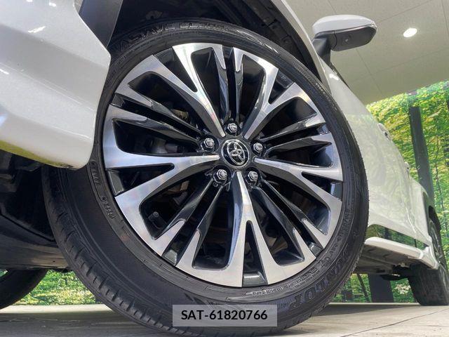 Toyota YARIS CROSS 2022-07 8458866-12