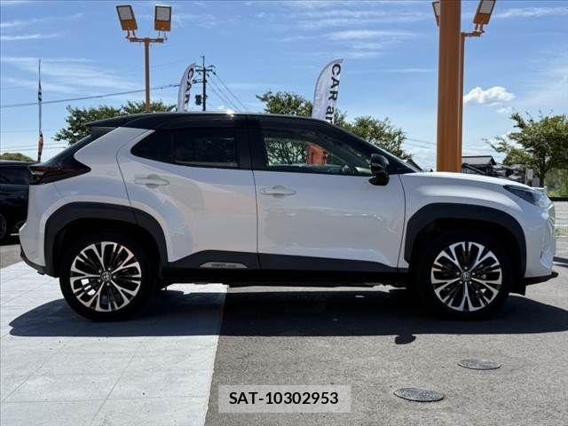 Toyota YARIS CROSS 2022-03 8458877-11