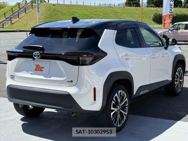 Toyota YARIS CROSS 2022-03 8458877-12