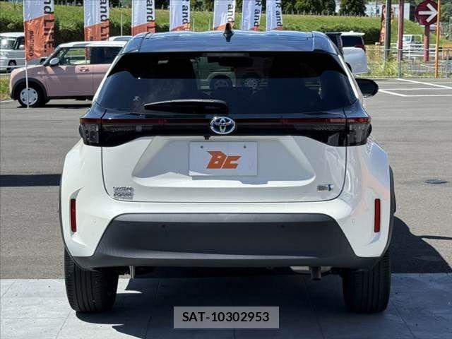 Toyota YARIS CROSS 2022-03 8458877-13