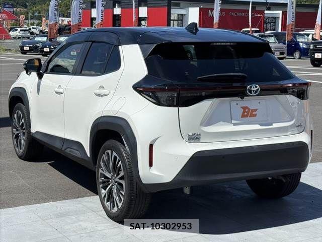 Toyota YARIS CROSS 2022-03 8458877-14