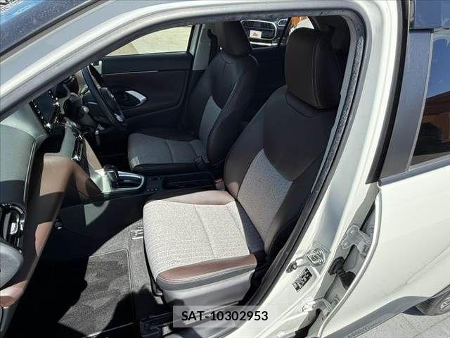 Toyota YARIS CROSS 2022-03 8458877-16