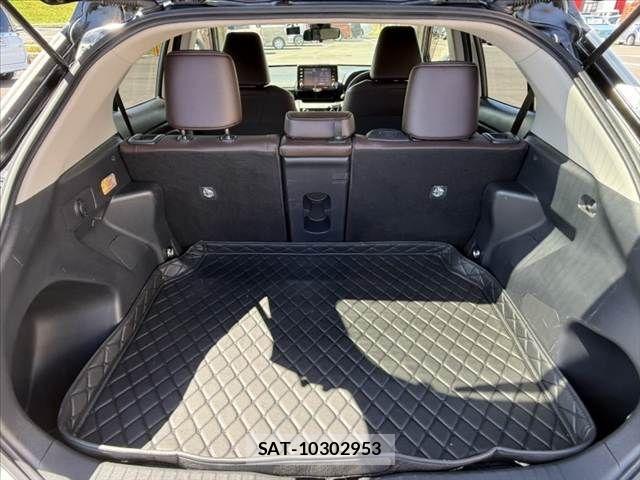 Toyota YARIS CROSS 2022-03 8458877-19