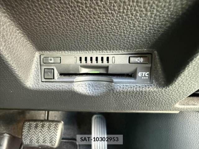 Toyota YARIS CROSS 2022-03 8458877-23