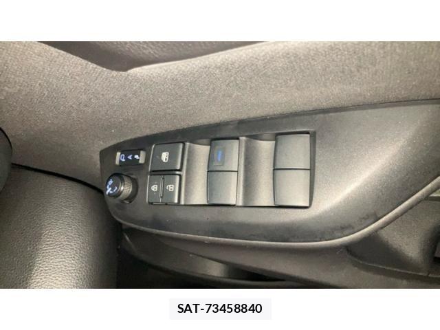 Toyota YARIS CROSS 2021-12 8458880-24