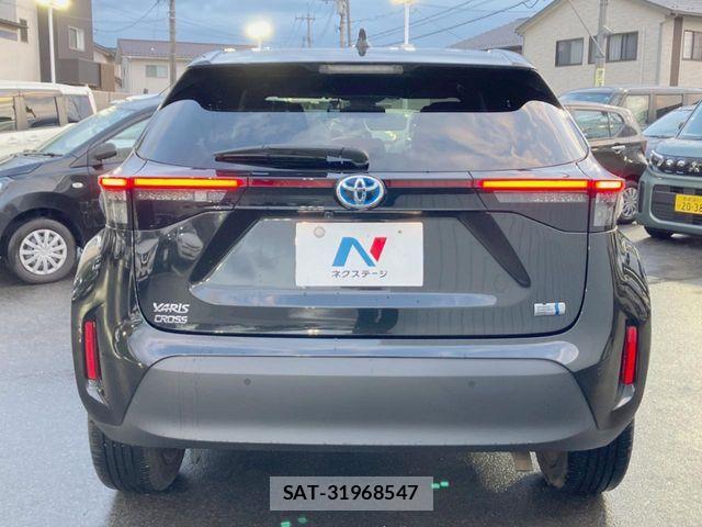 Toyota YARIS CROSS 2022-10 8486340-14