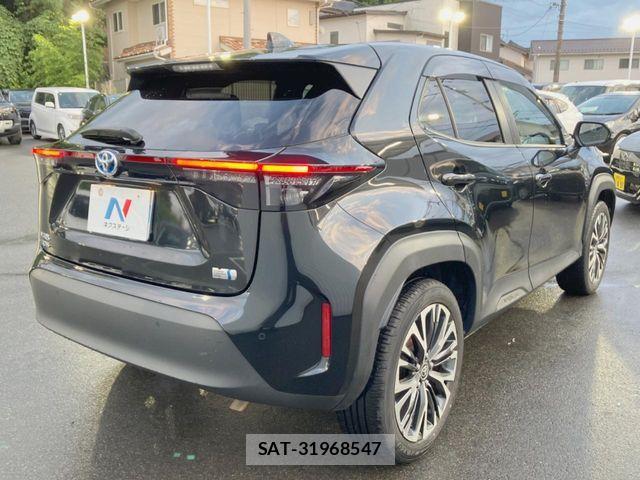 Toyota YARIS CROSS 2022-10 8486340-16