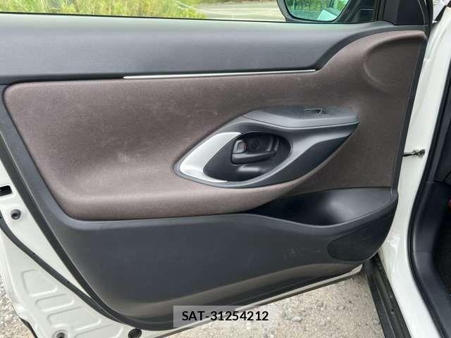 Toyota YARIS CROSS 2021-07 8486338-9