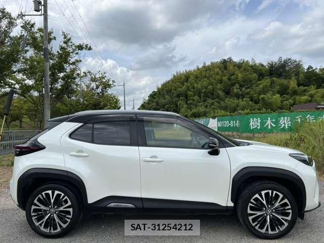 Toyota YARIS CROSS 2021-07 8486338-3