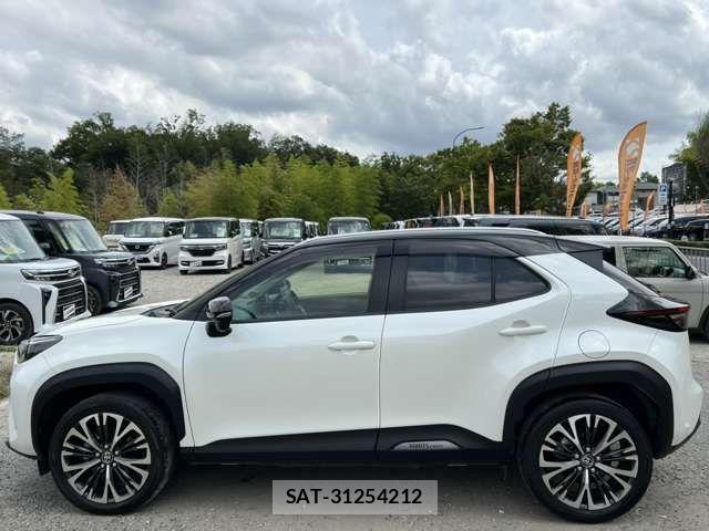 Toyota YARIS CROSS 2021-07 8486338-5