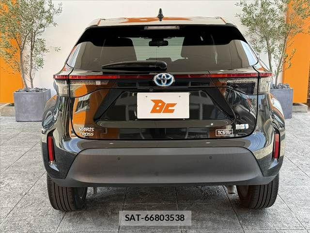 Toyota YARIS CROSS 2023-06 8564235-13
