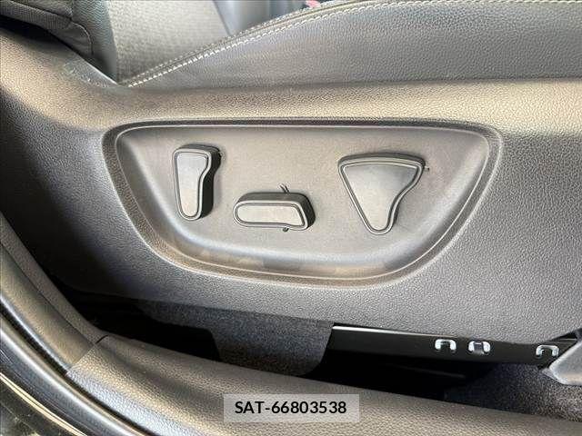 Toyota YARIS CROSS 2023-06 8564235-26