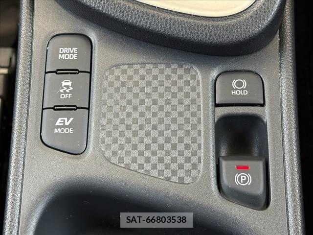 Toyota YARIS CROSS 2023-06 8564235-28