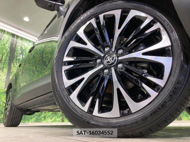 Toyota YARIS CROSS 2024-12 8564230-12
