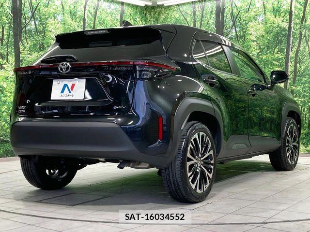 Toyota YARIS CROSS 2024-12 8564230-16