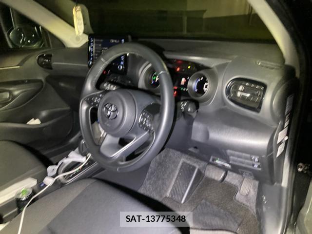 Toyota YARIS CROSS 2023-01 8564237-14