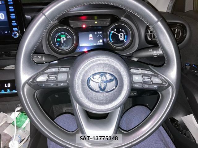 Toyota YARIS CROSS 2023-01 8564237-17