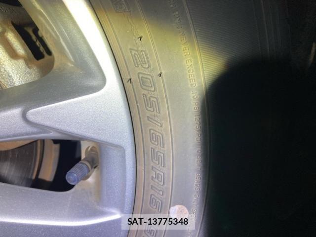 Toyota YARIS CROSS 2023-01 8564237-18
