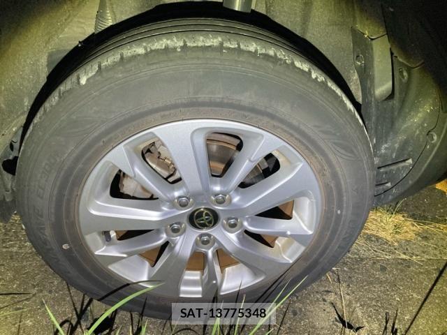 Toyota YARIS CROSS 2023-01 8564237-8